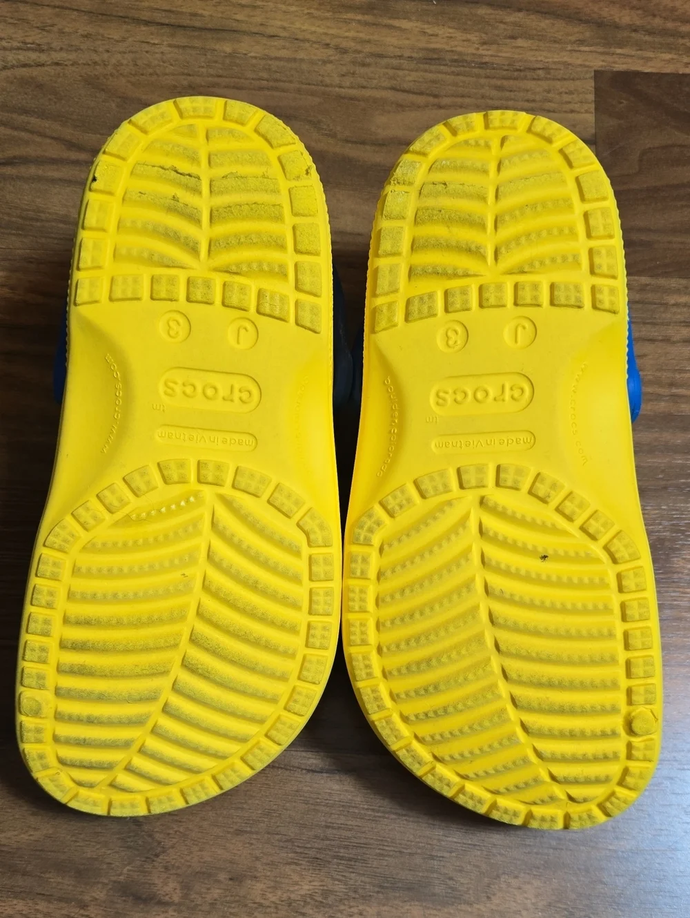 CROCS little bit